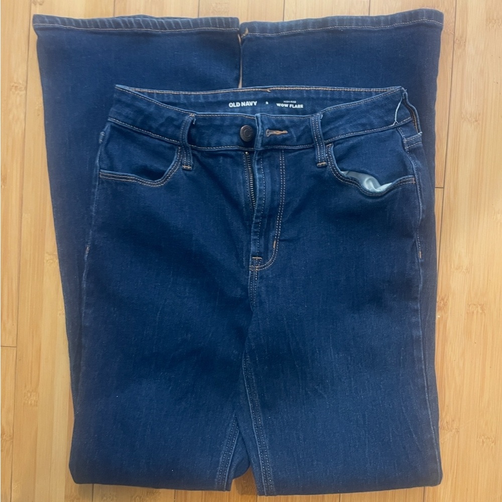 Old Navy High Rise Wow Flare Jeans Size 2 Dark Wash - Picture 3 of 8